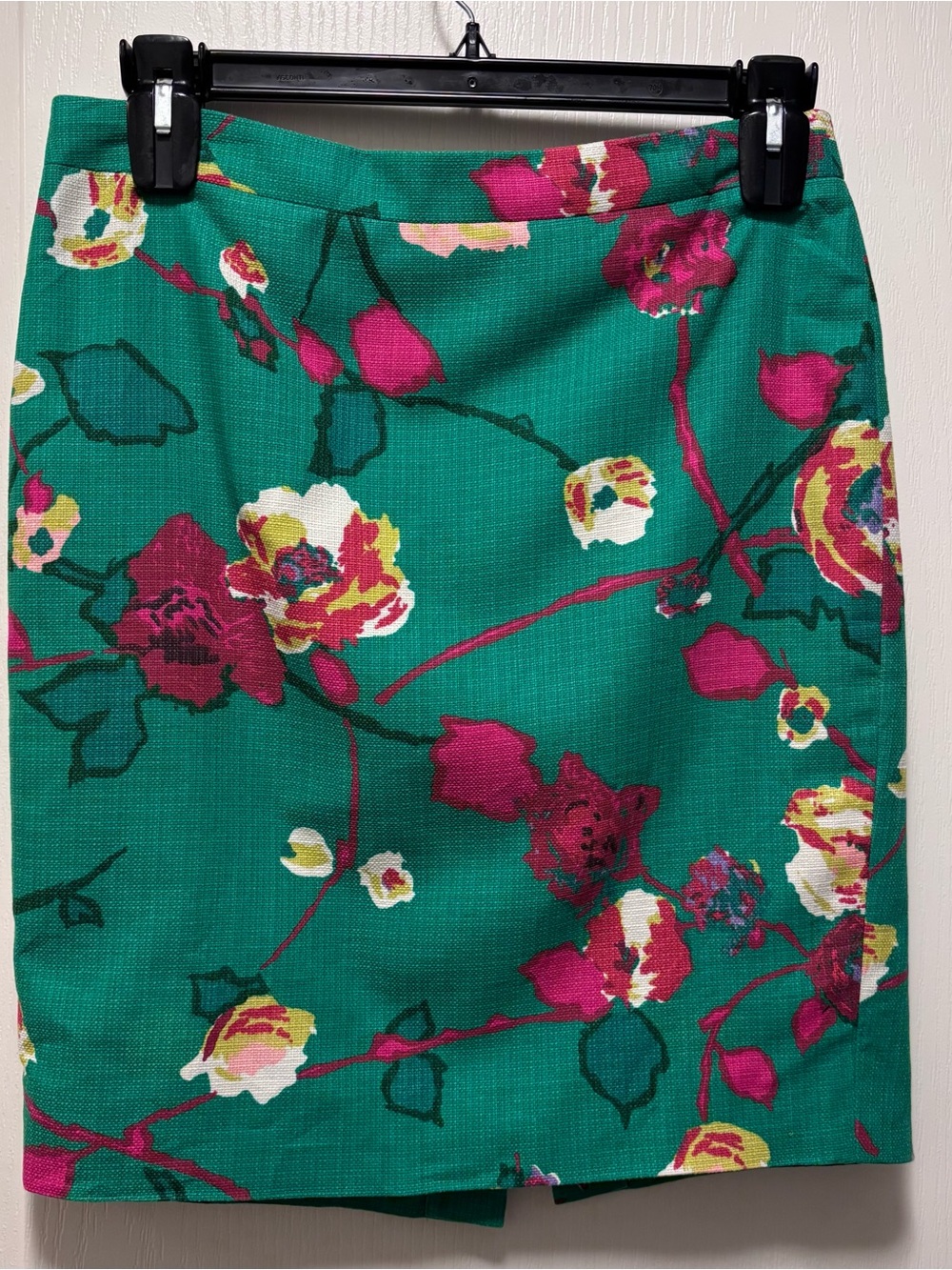 Stunning J. Crew Pencil Skirt size 6  floral back slit zipper colourful vibrant